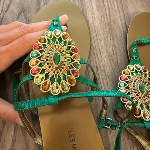 Nine West Emerald Green & Gold Colorful Jeweled Sandals! Like New! 9.5!
